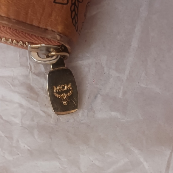 MCM Long Zippered Wallet - Picture 5 of 5